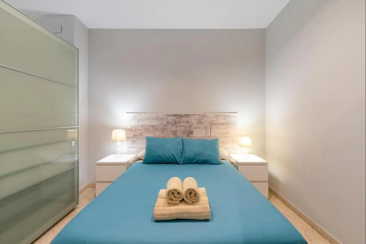 Behouse Reyes Catolicos location